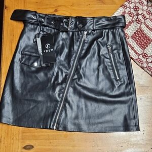 Stylish Black Faux Leather Mini Skirt